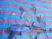 በየካ ክፍለ ከተማ መሬት ውስጥ ተቆፍሮ የተቀበረ ክላሽንኮቭ ጠብመንጃና ሽጉጥ ተያዘ